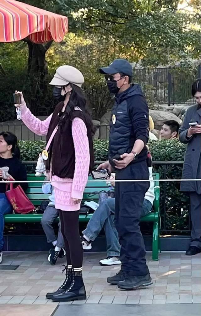 心拆便宜礼物没有老板与大明星的架子k8凯发入口唐嫣粉色生日派对一脸开(图2)