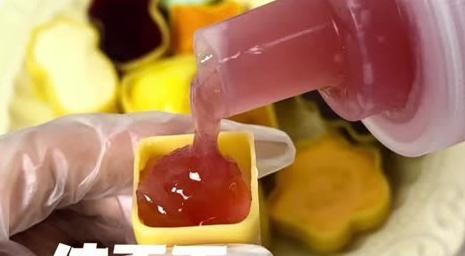 叫停的网红零食既是三无又有致癌风险k8凯发国际别买也别吃！被人民日报(图3)